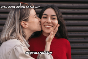 Yanaktan Öpme Orucu Bozar mı?